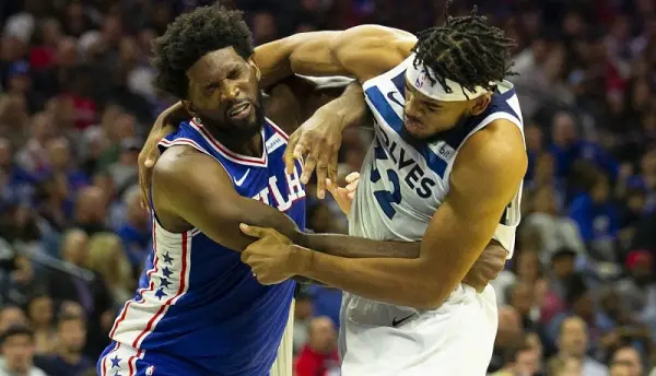 NBA : Joel Embiid et Karl-Anthony Towns se bagarrent en plein match