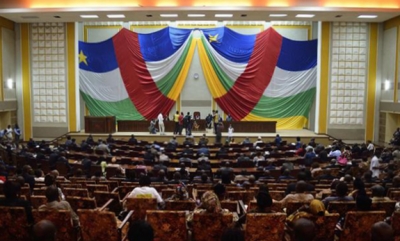 République Centrafricaine: La destitution du président de l’assemblée nationale entraîne des agitations dans le pays