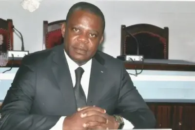 Ingérence française au Cameroun : L’honorable Mandio Peter William donne la parfaite réplique à Emmanuel Macron