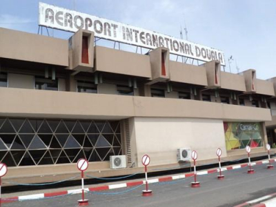 Covid-19 : Des agents de l’aéroport de Douala, complices de la mafia autour des tests PCR négatifs