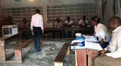 Présidentielle 2018: Les bureaux de vote ouvrent (Douala)