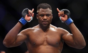 UFC : Francis Ngannou envoi Junior dos Santos au tapis en 71 secondes