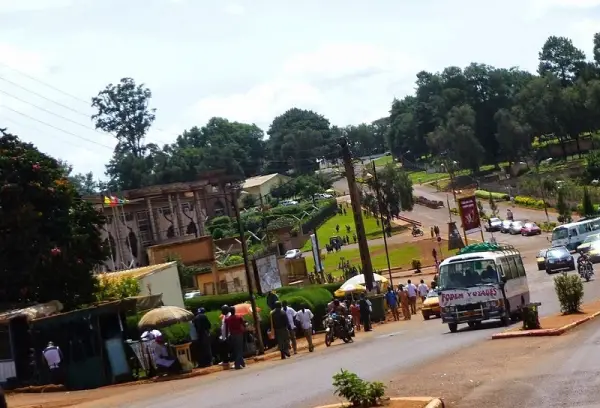 Mouvement d’humeur : le gouverneur de l’Ouest calme les riverains du dépôt Scdp à Bafoussam