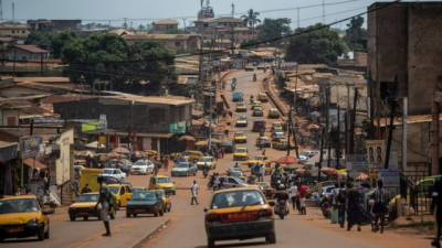 Insolite : Un père bastonné par ses fils à Yaoundé