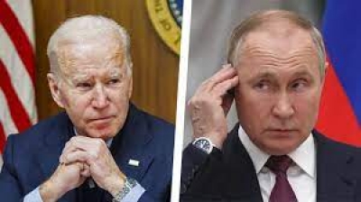 Conflit Ukraine – Russie : Au téléphone, Biden avertit une nouvelle fois Poutine de “répercussions sévères et rapides”